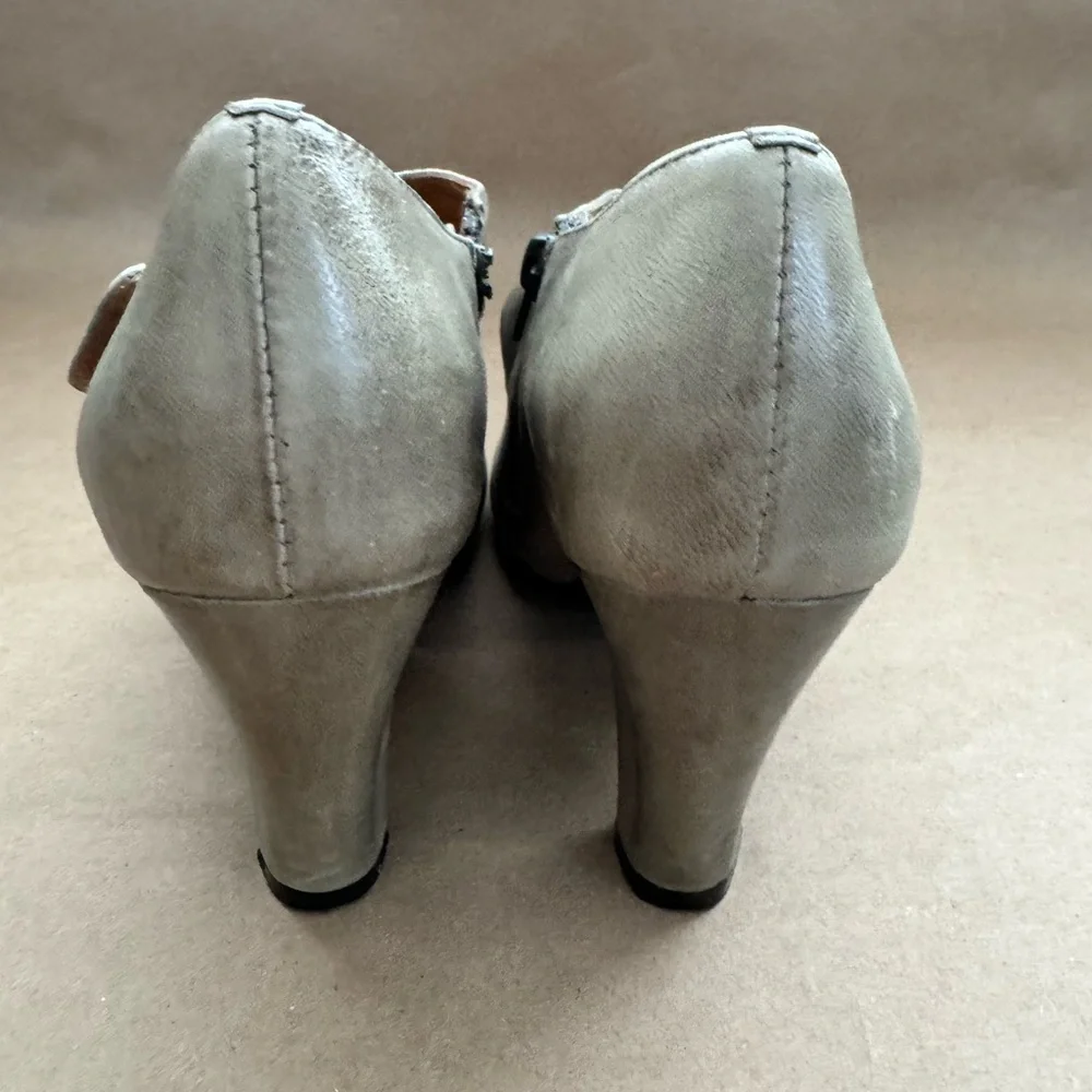 Miz Mooz Green Leather 3” Pump With Button Detail Strap. Size 6.5 - Picture 6 of 8